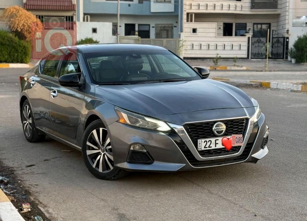 نيسان ألتيما